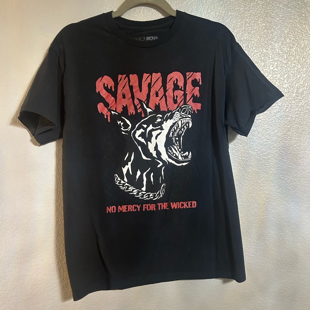 Women’s black / white / red graphic T-shirt size small